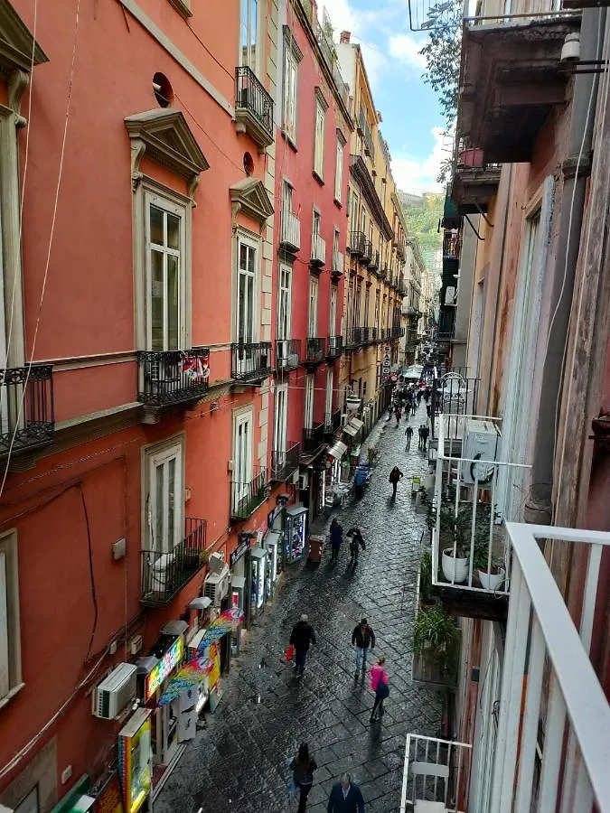 Cisterna'S Rooms Naples Italy